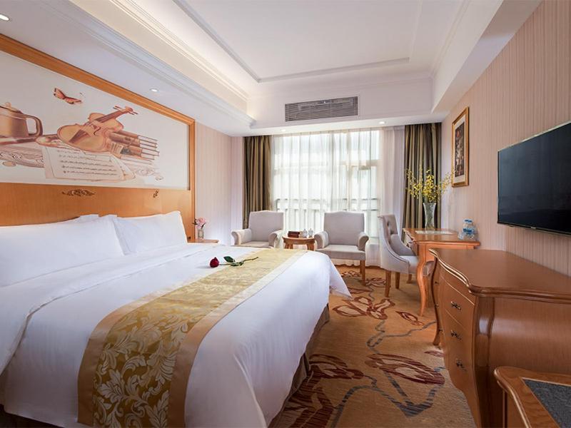 Vienna Hotel Huizhou Baiyun Road Exterior photo